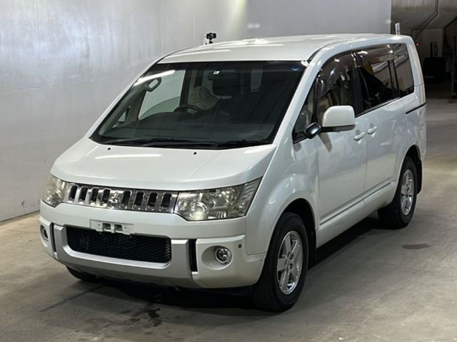 1004 MITSUBISHI DELICA D5 CV2W 2012 г. (KCAA Fukuoka)